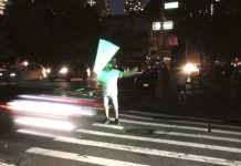 Star Wars Fans Direct Traffic With Lightsabers During New York Blackout