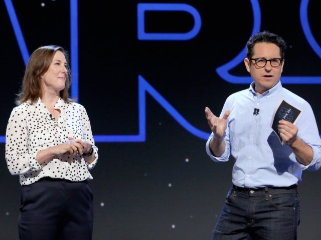 d23-expo-2019-tros-cast-photos-3