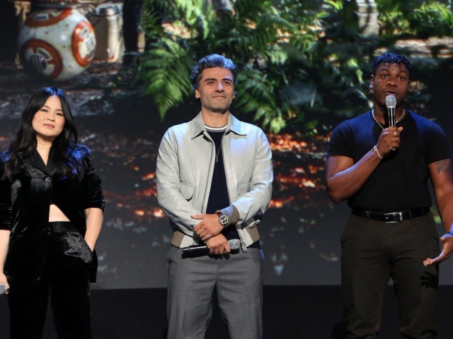 d23-expo-2019-tros-cast-photos-4