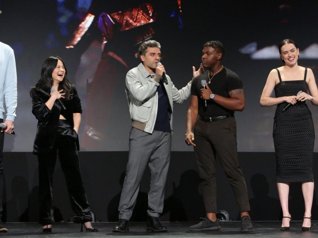 d23-expo-2019-tros-cast-photos-8