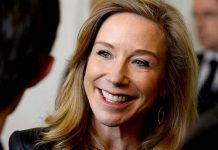 Head of US and Paris Disney Theme Parks Leaves Company