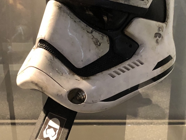 D350 - Review of New Disney Store Dedicated Star Wars and Marvel Shop