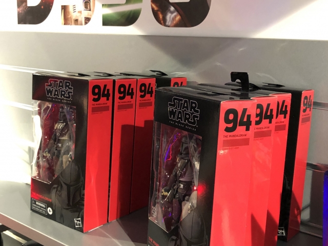 D350 - Review of New Disney Store Dedicated Star Wars and Marvel Shop