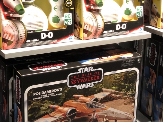 D350 - Review of New Disney Store Dedicated Star Wars and Marvel Shop
