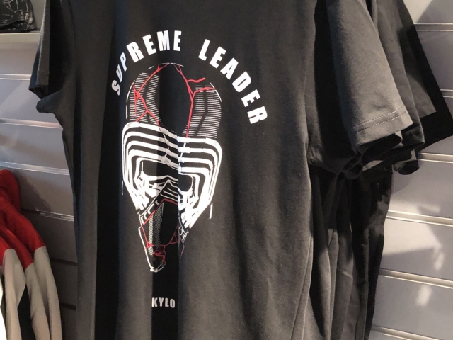 D350 - Review of New Disney Store Dedicated Star Wars and Marvel Shop