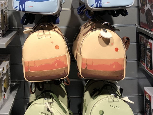 D350 - Review of New Disney Store Dedicated Star Wars and Marvel Shop
