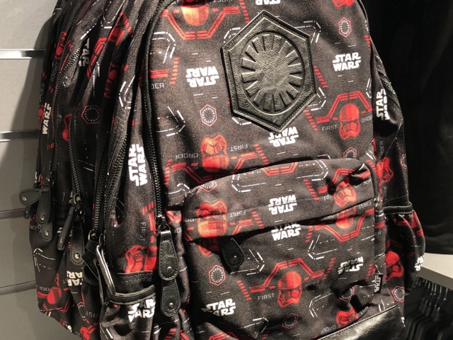 D350 - Review of New Disney Store Dedicated Star Wars and Marvel Shop