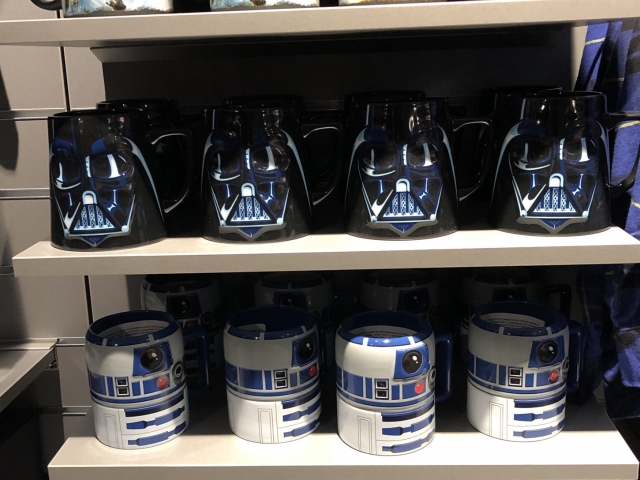 D350 - Review of New Disney Store Dedicated Star Wars and Marvel Shop