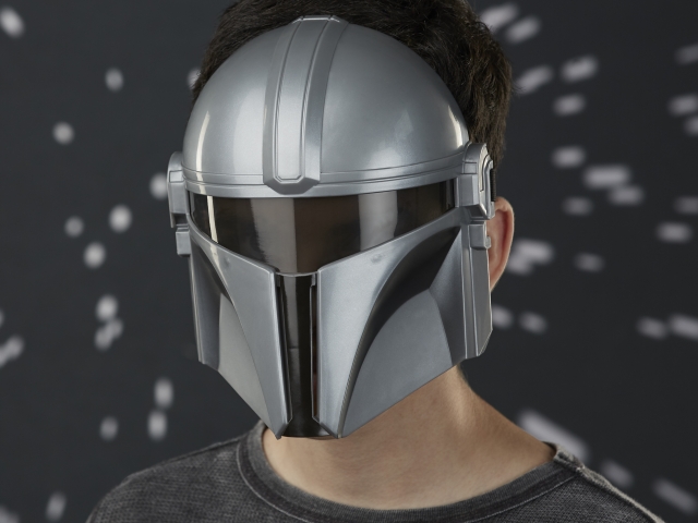 hasbro-press-images-mandalorian-mask-2