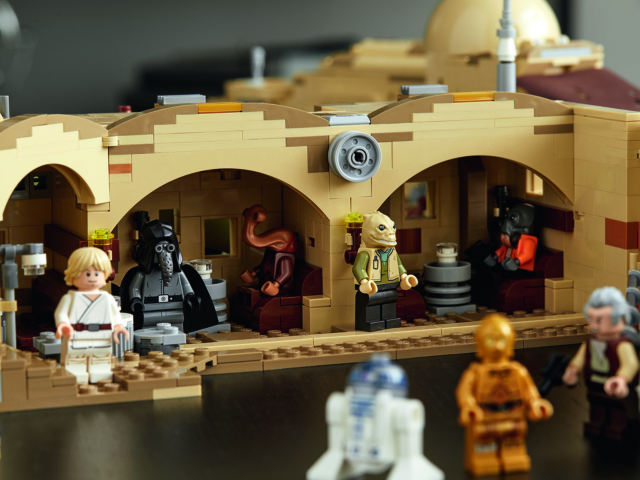 LEGO Star Wars Mos Eisley Cantina (#75290)