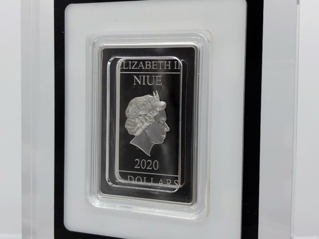 Holiday Gift Guide 2020: The Empire Strikes Back 40th Anniversary 1oz Silver Coin