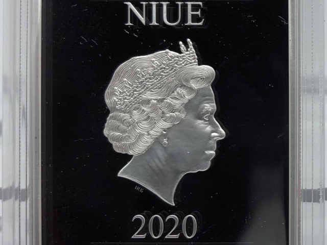 Holiday Gift Guide 2020: The Empire Strikes Back 40th Anniversary 1oz Silver Coin