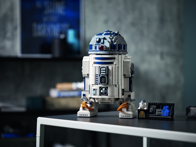 New LEGO Star Wars R2-D2 Officially Revealed, Available from May 1st