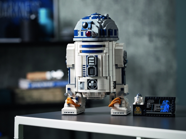 New LEGO Star Wars R2-D2 Officially Revealed, Available from May 1st
