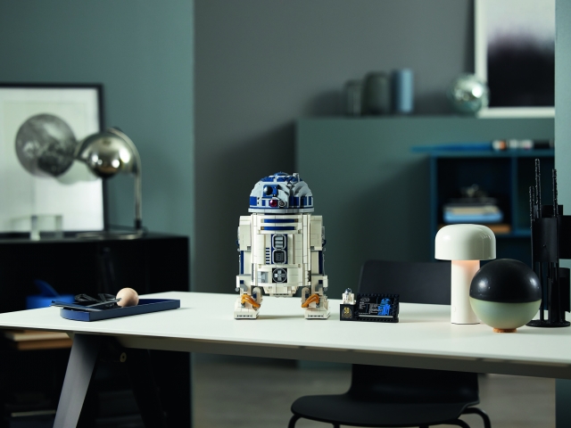 New LEGO Star Wars R2-D2 Officially Revealed, Available from May 1st