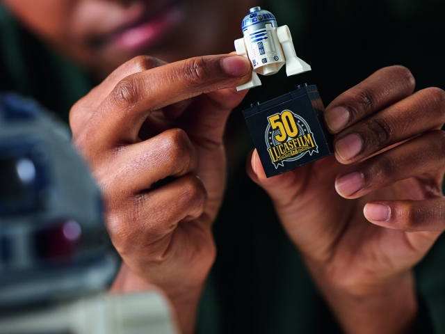 New LEGO Star Wars R2-D2 Officially Revealed, Available from May 1st