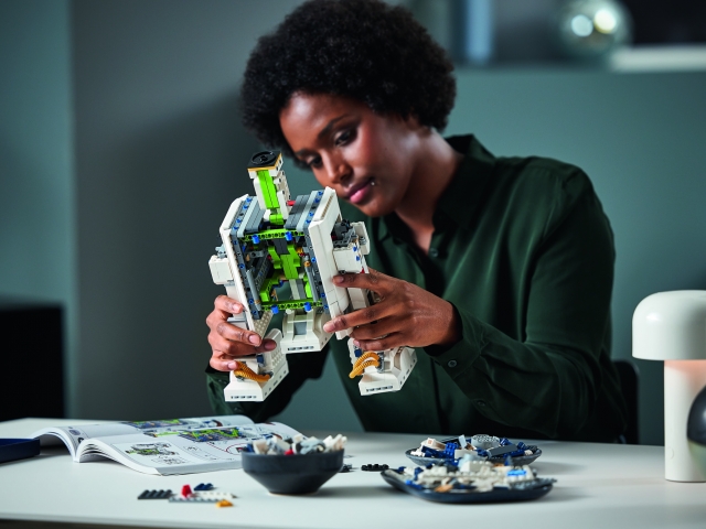 New LEGO Star Wars R2-D2 Officially Revealed, Available from May 1st