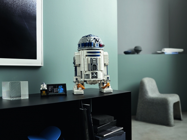 New LEGO Star Wars R2-D2 Officially Revealed, Available from May 1st
