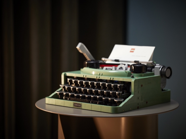 New LEGO Ideas Typewriter