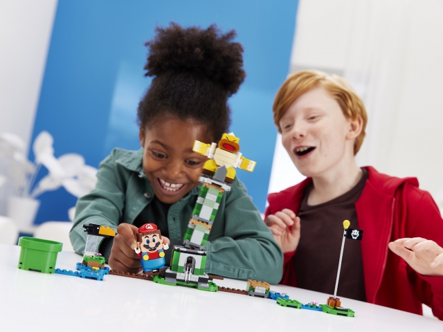 LEGO Super Mario Gets 2-Player Action with LEGO Mario and LEGO Luigi