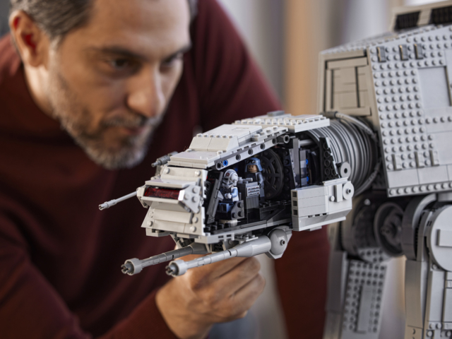 LEGO Star Wars Ultimate Collector Series AT-AT (#75313)