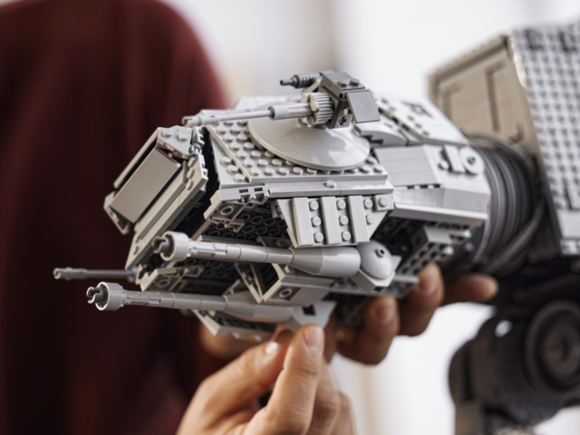 LEGO Star Wars Ultimate Collector Series AT-AT (#75313)