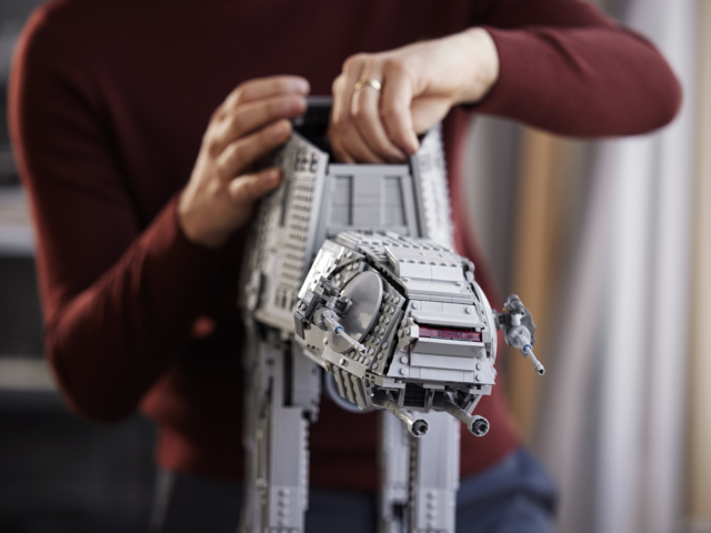 LEGO Star Wars Ultimate Collector Series AT-AT (#75313)