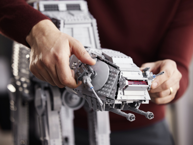 LEGO Star Wars Ultimate Collector Series AT-AT (#75313)