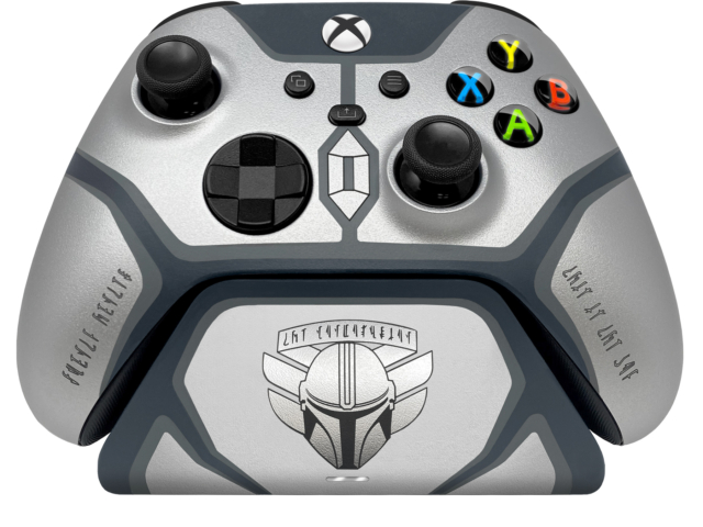 Razer-Controller-and-Quick-Charging-Stand_for-Xbox-MAIN_Mandalorian_Beskar-Edition_BHTBWeek6_2021