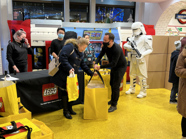 LEGO_UCS_ATAT_Launch_22