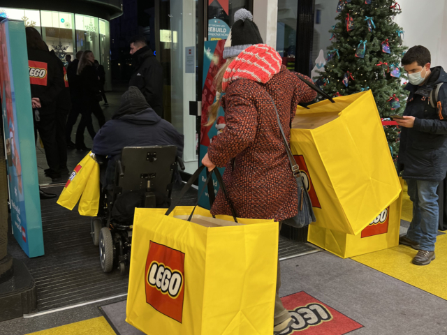 LEGO_UCS_ATAT_Launch_25