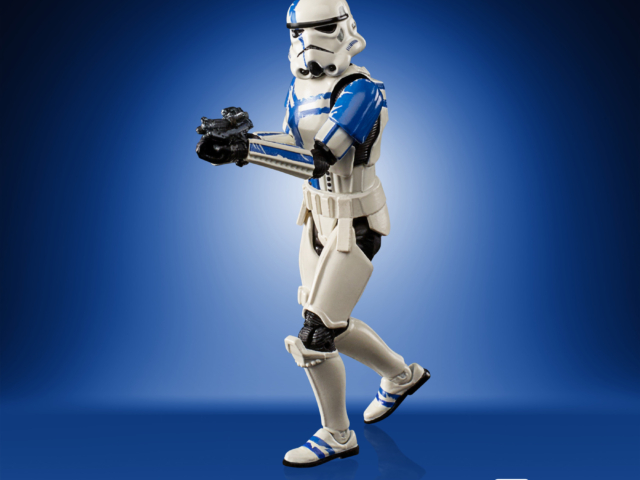 STAR WARS THE VINTAGE COLLECTION 3.75-INCH GAMING GREATS STORMTROOPER COMMANDER FIGURE - 4