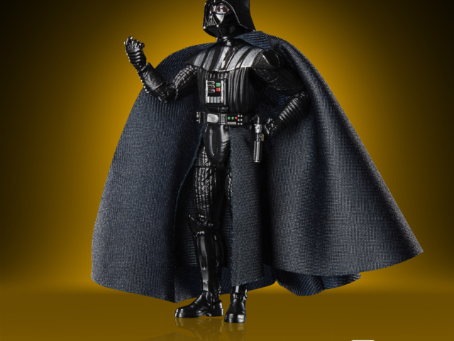 STAR WARS THE VINTAGE COLLECTION DARTH VADER (THE DARK TIMES) FIGURE 02