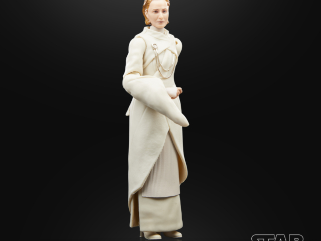 STAR WARS THE BLACK SERIES MON MOTHMA 4