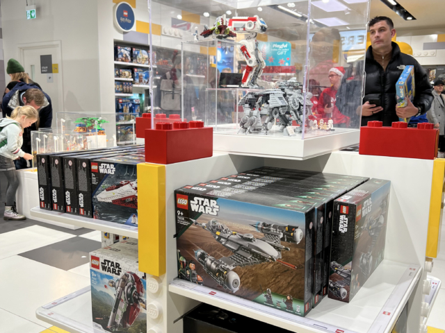 LEGO Xmas 09 Nov 22