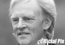 Robert Watts Signing for Official Pix this April