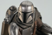 Gentle Giant LTD Star Wars: The Mandalorian – Din Djarin and Grogu (on Speeder Bike) Premier Collection Statue