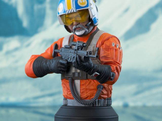 SW_CptCarson_Bust_01_Oct23