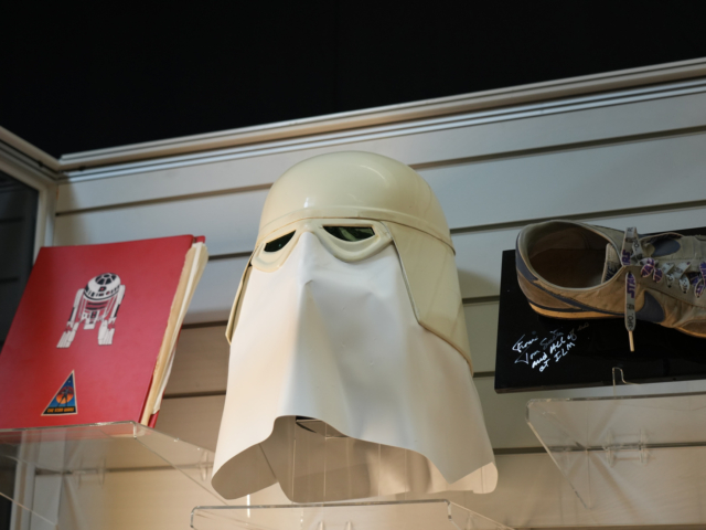 Propstore_StarWars_Indy_Nov23_08