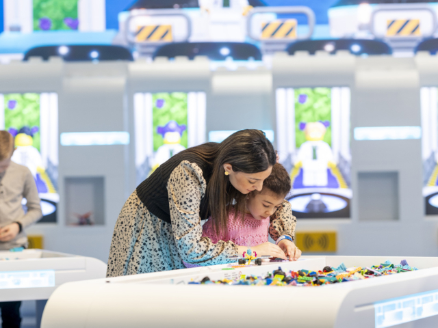 legohouse_buildthechange_84a9920_53495010661_o