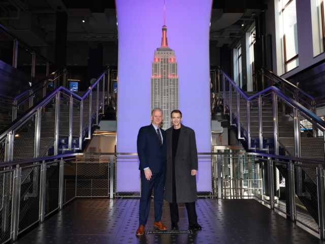 Empire State Building Lucasfilm Photo Opps (DAY)