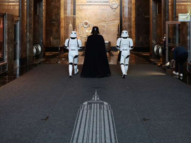 Empire State Building Lucasfilm Photo Opps (DAY)