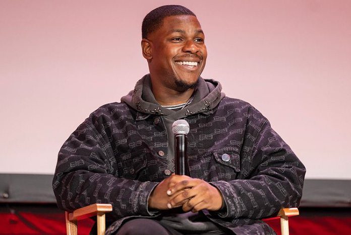 ohn-Boyega-during-C2E2-on-the-main-stage-Apr25