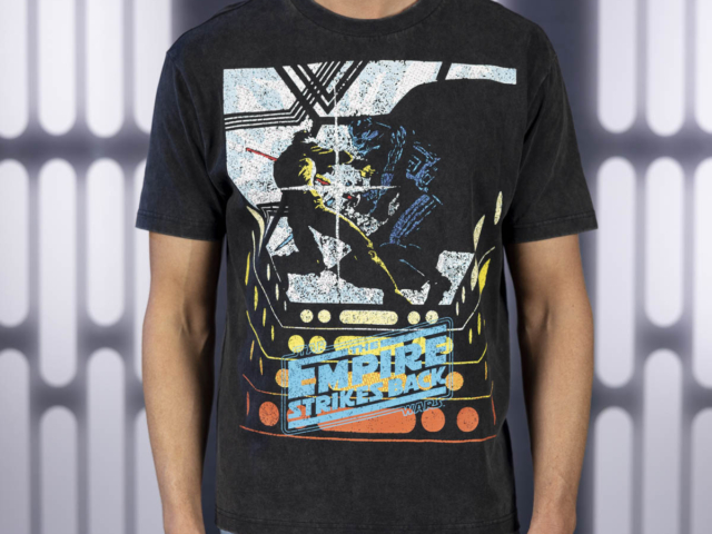 RSVLTS Dec25 Vintage Crewneck Tee Empire – Cloud City Clash