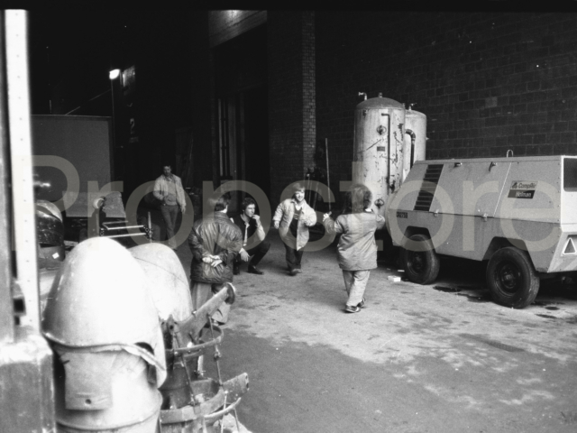 Propstore elstree _ uk shoot team (2)