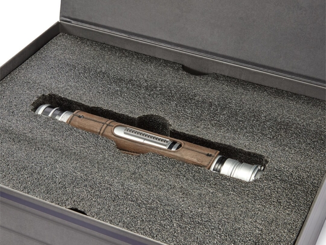 legacy-lightsaber-devon-izara-announce-devon-hilt_05