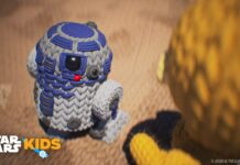 Crochet R2-D2 and C-3PO Lost On Tattooine! | Star Wars Kids