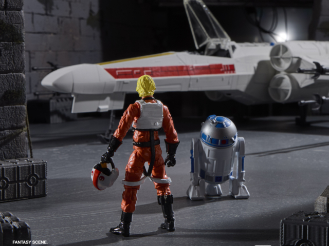 STAR WARS THE VINTAGE COLLECTION X-WING FIGHTER AND LUKE SKYWALKER (X-WING) (10)
