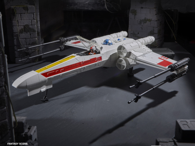 STAR WARS THE VINTAGE COLLECTION X-WING FIGHTER AND LUKE SKYWALKER (X-WING) (9)